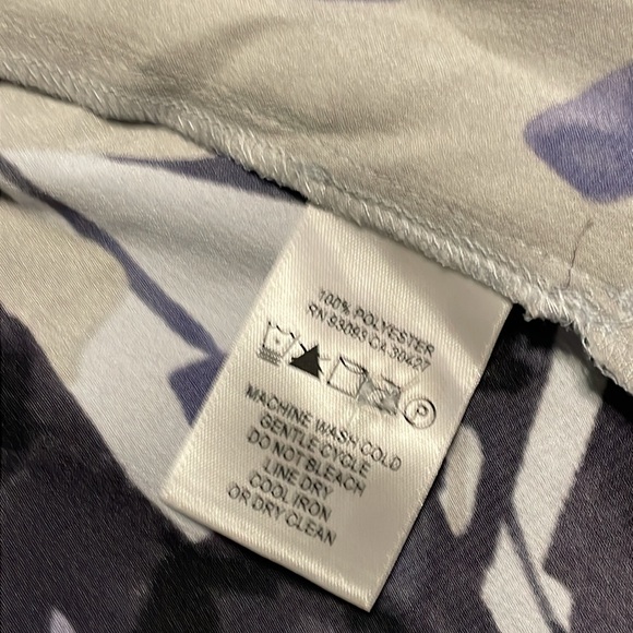 NIC + ZOE Women’s Size L Tunic: one button front, 3/4 sleeve. Blue Multicolor - Picture 9 of 14